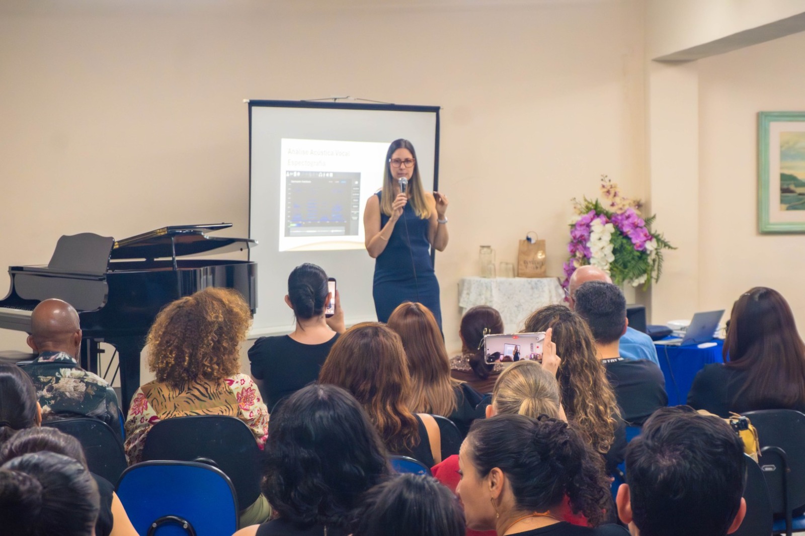 Dedicação e ciência no atendimento fonoaudiológico em Taubaté