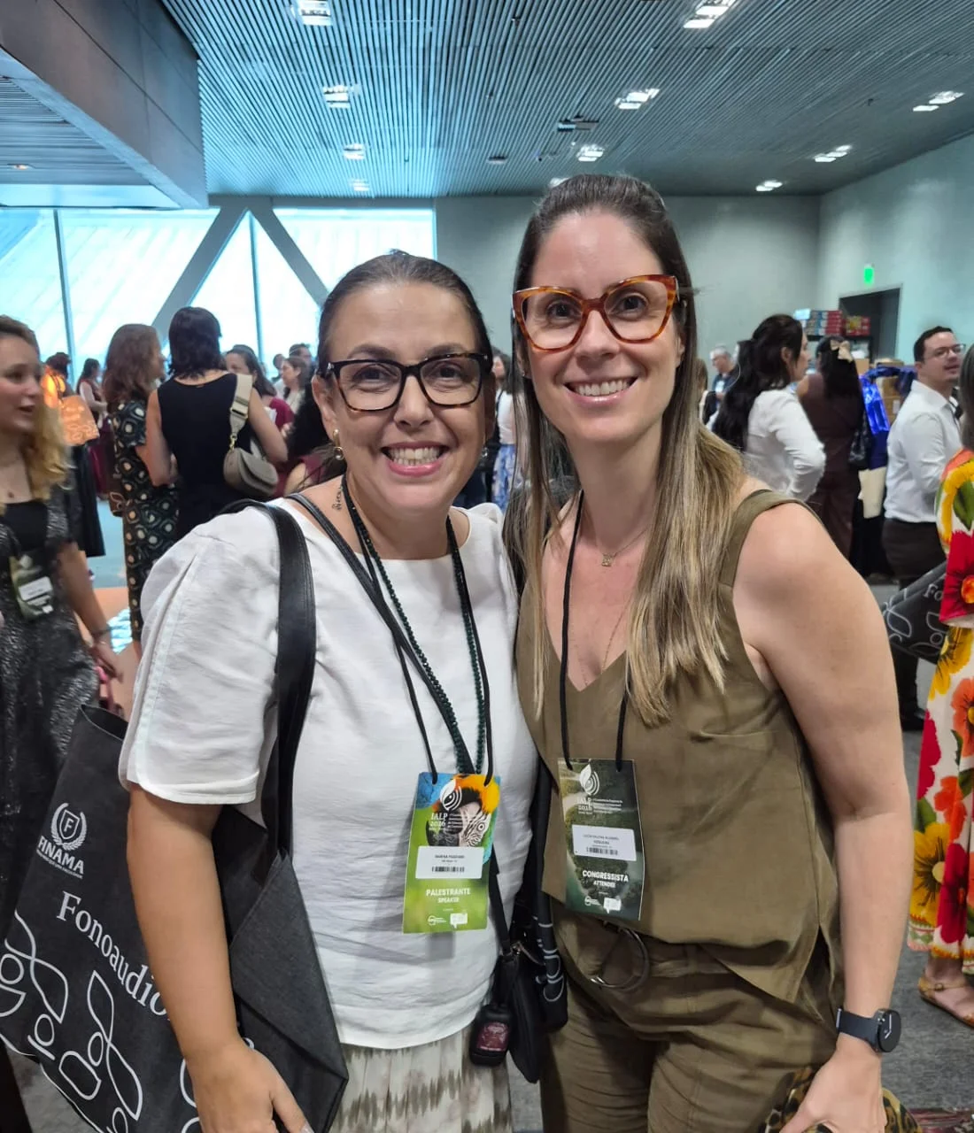 Participantes reunidas em evento de fonoaudiologia