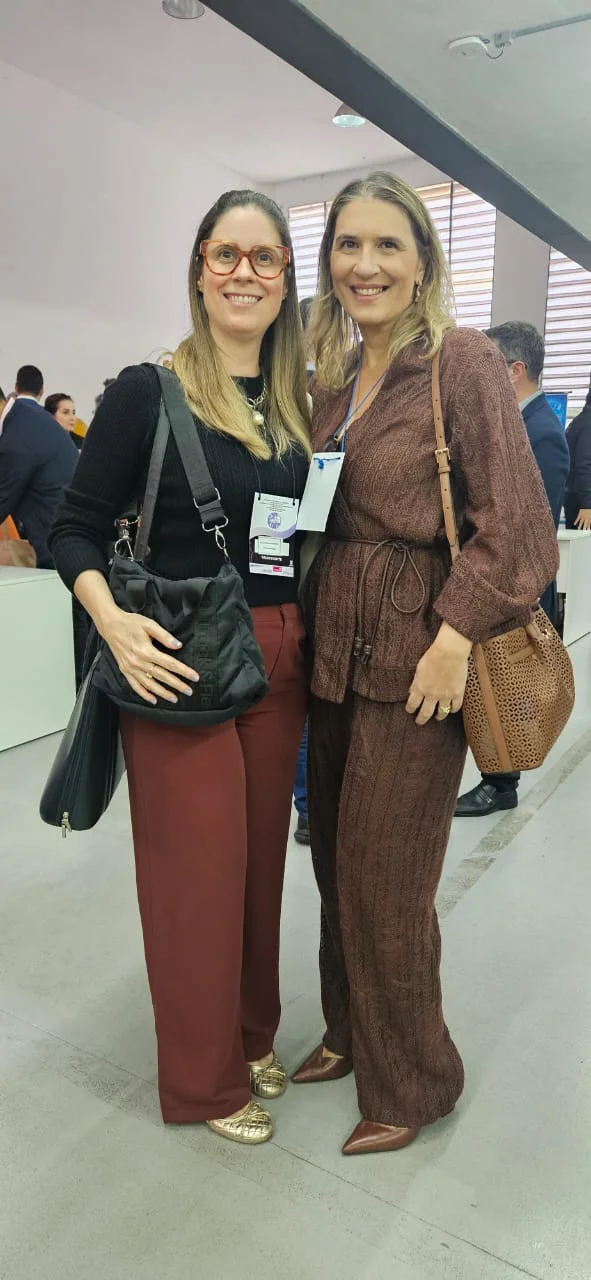 Encontro entre participantes de evento profissional